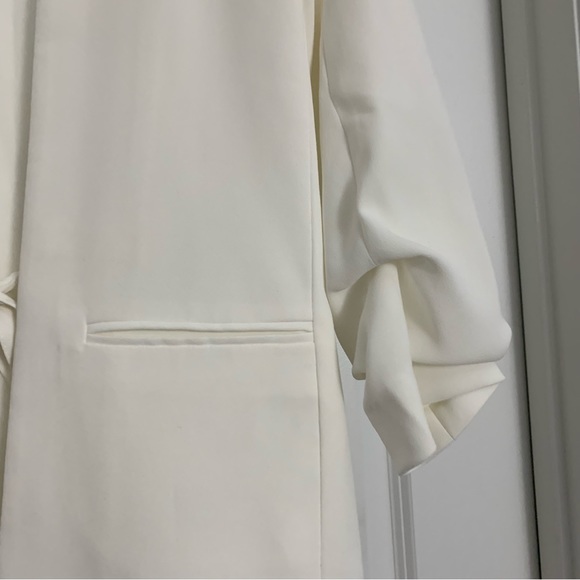 NWOT-H&M White Blazer with front tie and 3/4 Ruched Sleeves. Size 4 - Picture 5 of 12